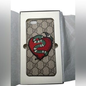 Gucci New NIB Monogram Supreme Heart Snake iPhone 6/7/8 Case